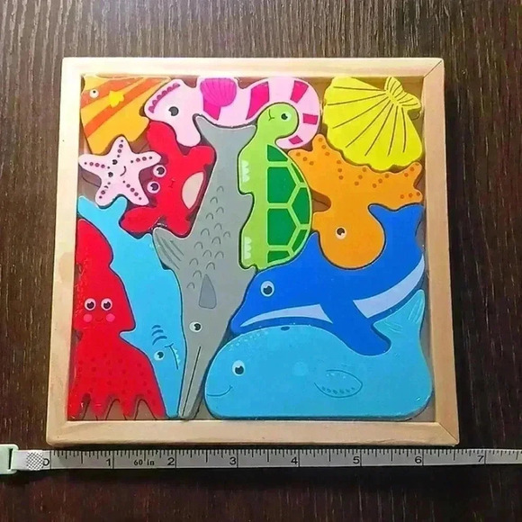 Wooden sea creature/ marine animal puzzle 12pc. - Picture 4 of 5
